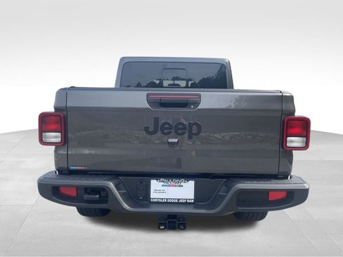 Used 2025 Jeep Gladiator Sport AWD/4WD image 6