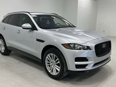Used 2019 Jaguar F-PACE Premium image 8
