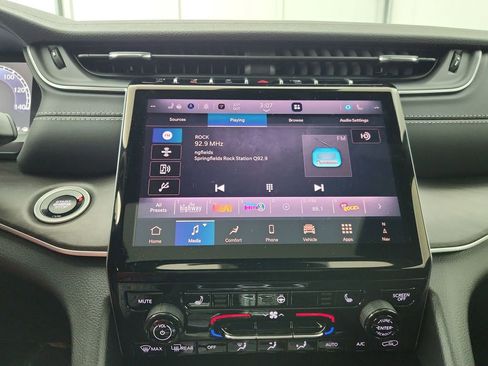 New 2025 Jeep Grand Cherokee L Limited image 23