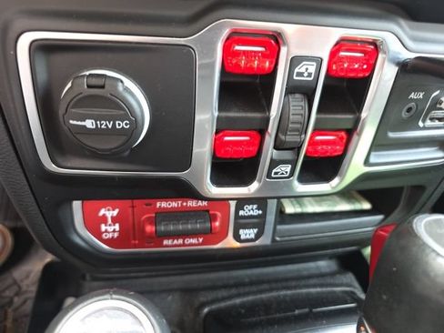 Used 2021 Jeep Wrangler Unlimited Rubicon AWD/4WD image 18
