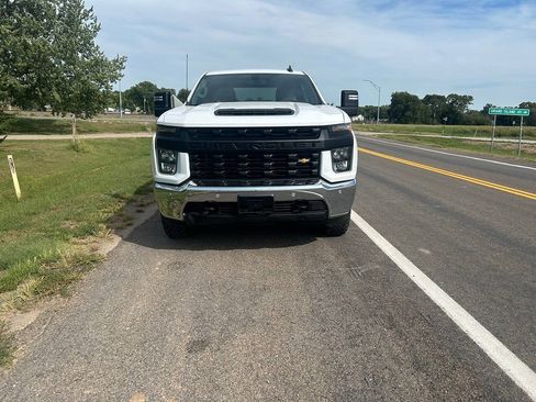 Used 2023 Chevrolet Silverado 2500 W/T w/ WT Convenience Package AWD/4WD image 3