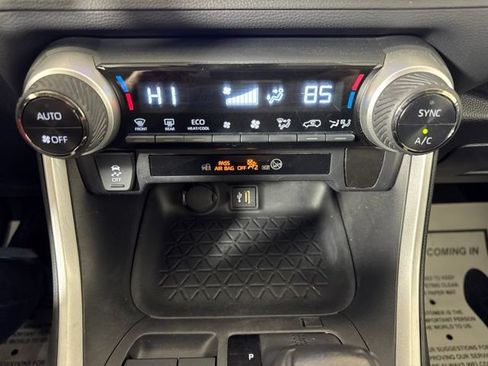 Used 2023 Toyota RAV4 LE AWD/4WD image 16