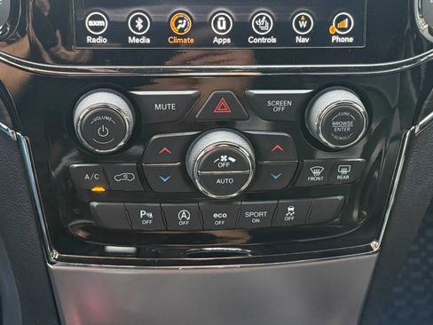 Used 2019 Jeep Grand Cherokee Limited w/ Trailer Tow Group IV AWD/4WD image 17