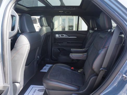 Used 2025 Ford Explorer ST AWD/4WD image 10