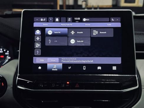 Used 2022 Jeep Compass Limited image 31