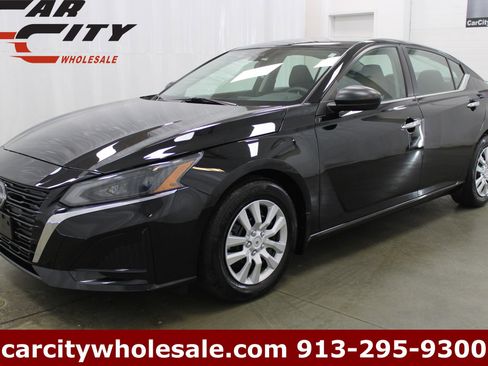 Used 2024 Nissan Altima 2.5 S image 1