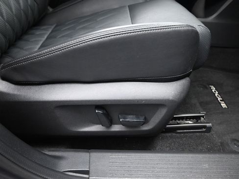 Used 2023 Nissan Rogue Platinum w/ Platinum Premium Package FWD image 15