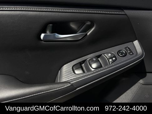 Used 2024 Nissan Sentra SV FWD image 24