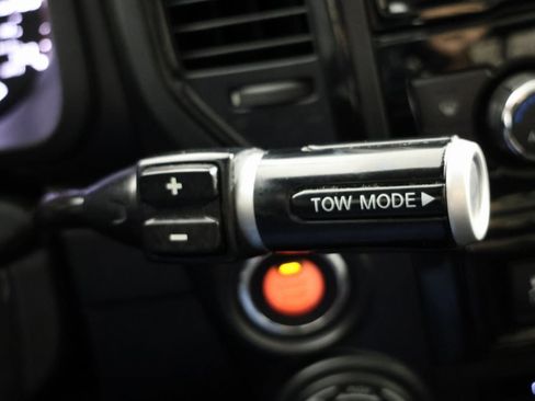 Used 2022 Nissan Titan PRO-4X w/ Pro-4x Convenience Package image 6