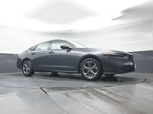 Used 2023 Honda Accord EX image 29