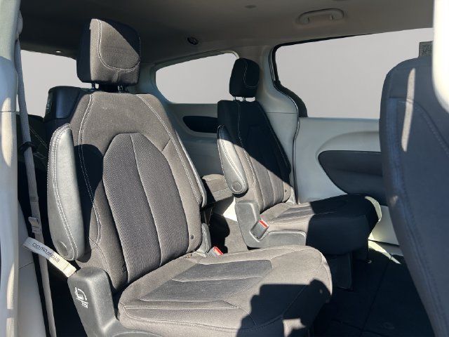 Used 2023 Chrysler Voyager LX FWD image 25