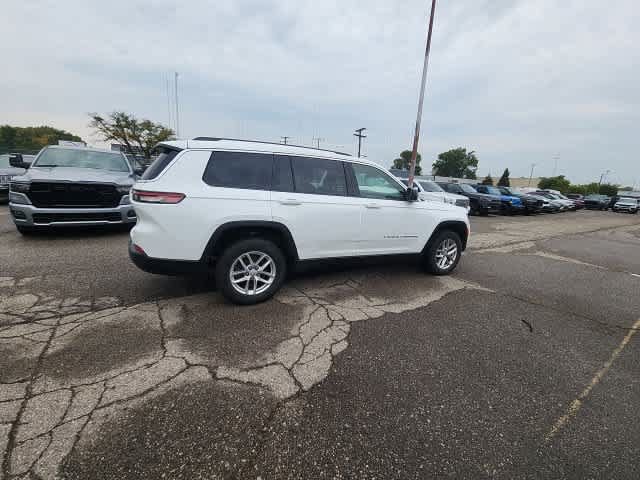 Used 2023 Jeep Grand Cherokee L Laredo w/ Luxury Tech Group I AWD/4WD image 12