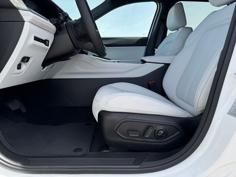 New 2026 Jeep Cherokee Limited image 9