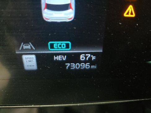 Used 2023 Kia Niro SX Touring FWD image 16