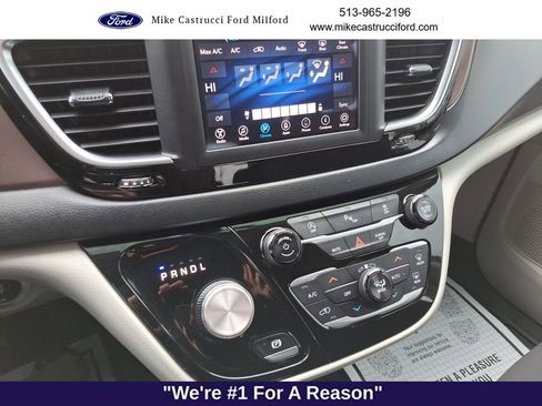 Used 2018 Chrysler Pacifica Touring Plus w/ Tire & Wheel Group image 13