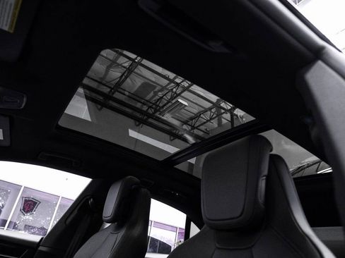 Used 2024 Porsche Macan 4 Electric AWD/4WD image 5