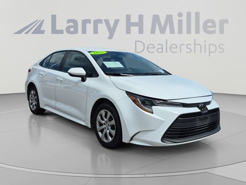 Used 2025 Toyota Corolla LE FWD image 7