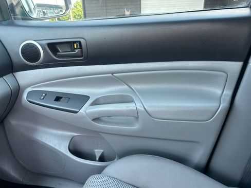 Used 2013 Toyota Tacoma 4x4 Double Cab image 19