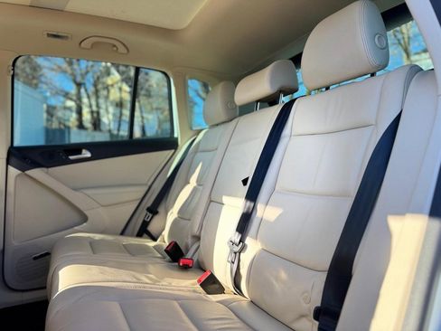 Used 2016 Volkswagen Tiguan SEL image 18