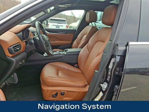Used 2020 Maserati Levante image 2