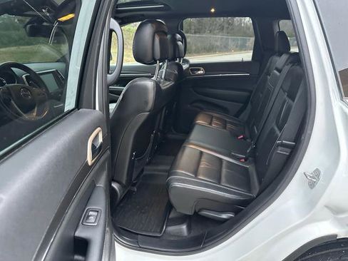 Used 2016 Jeep Grand Cherokee Limited image 24