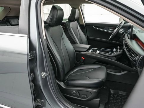 Used 2023 Lincoln Nautilus Reserve AWD/4WD image 23