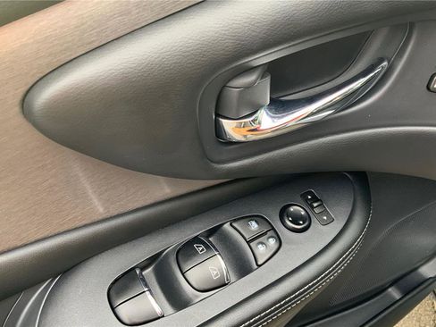 Used 2024 Nissan Murano SL image 21