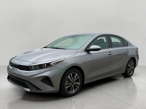 Used 2023 Kia Forte LXS FWD image 6