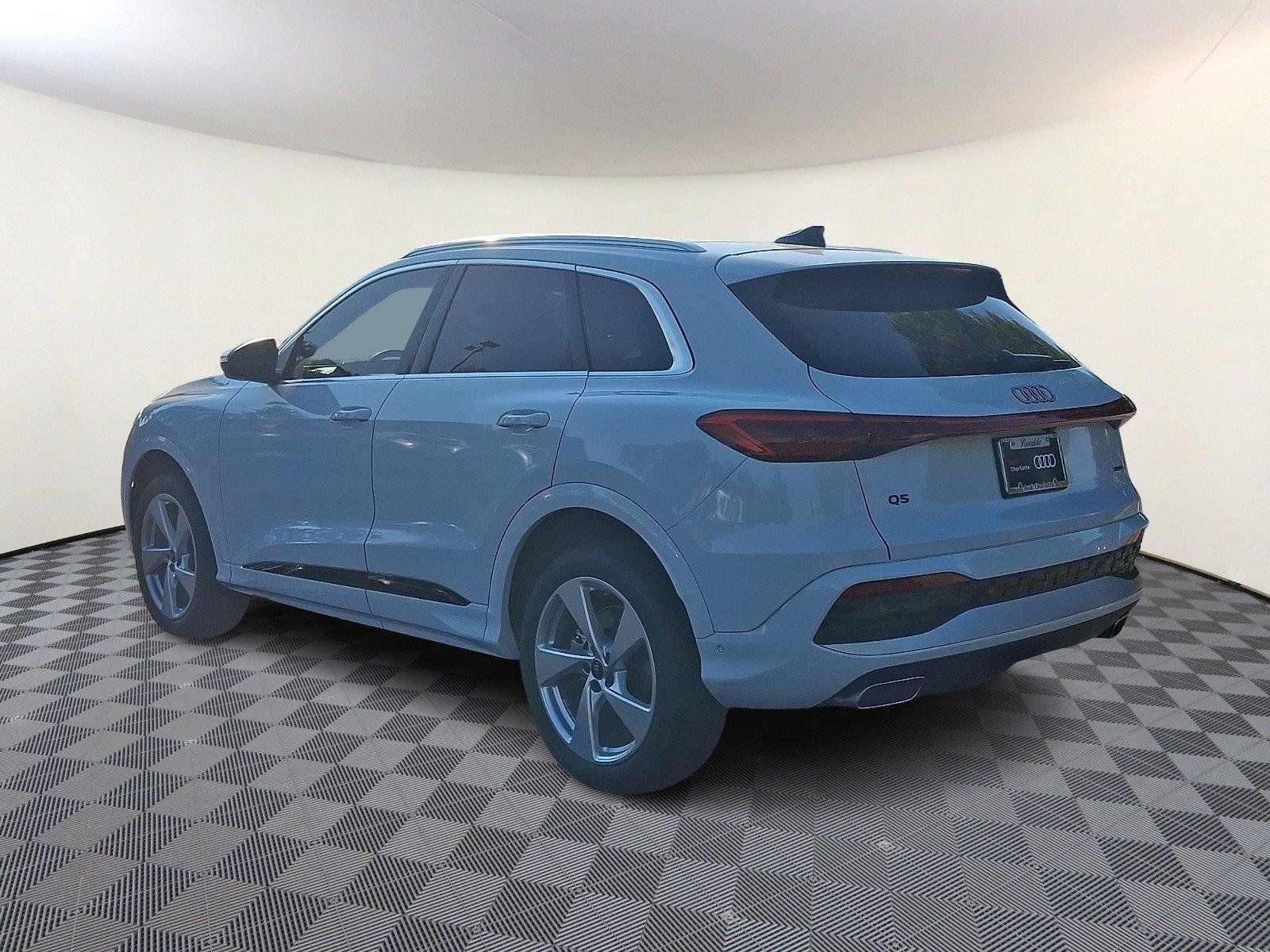 Used 2025 Audi Q5 Premium w/ Premium Plus AWD/4WD image 4