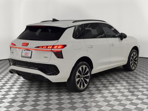 New 2026 Audi Q3 quattro 2.0T AWD/4WD image 9