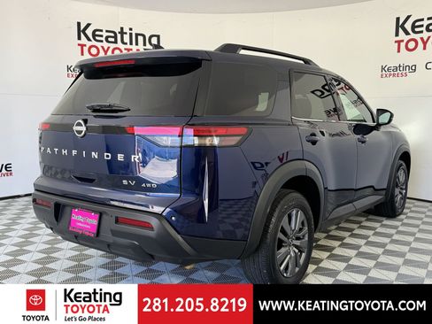 Used 2024 Nissan Pathfinder SV image 5