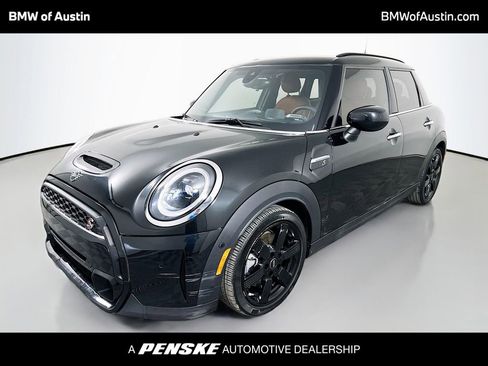 Used 2023 MINI Cooper S FWD image 1
