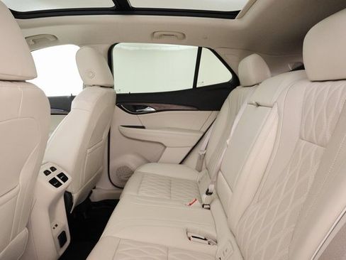 Used 2022 Buick Envision Avenir w/ Technology Package II image 23