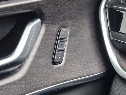 Used 2022 Jeep Grand Cherokee Overland image 25