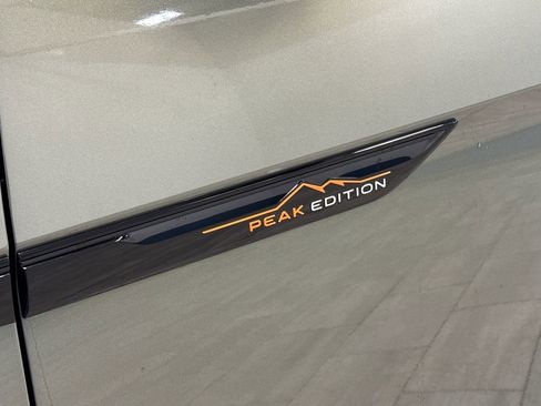 Used 2024 Volkswagen Atlas Peak Edition SEL image 37