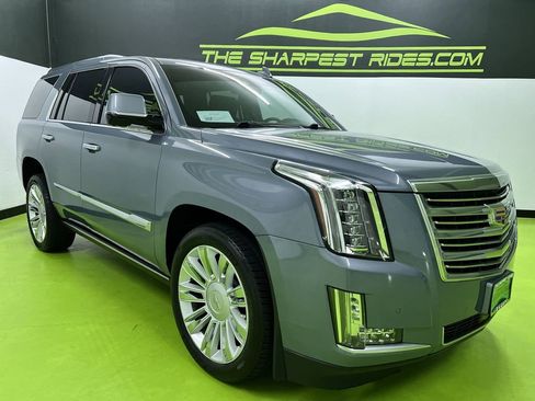 Used 2016 Cadillac Escalade Platinum AWD/4WD image 2
