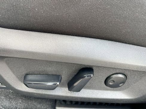 Used 2023 Nissan Rogue SV image 22