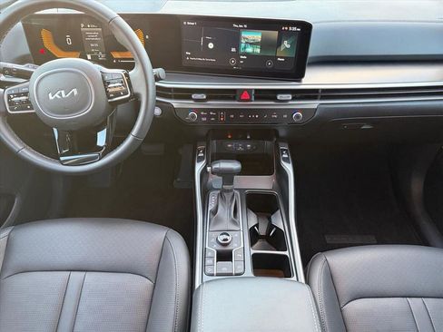 Used 2025 Kia Sorento S image 13