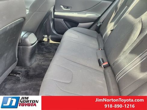 Used 2022 Hyundai Elantra SEL w/ Convenience Package FWD image 31