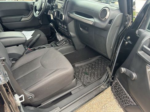 Used 2017 Jeep Wrangler Sport image 26