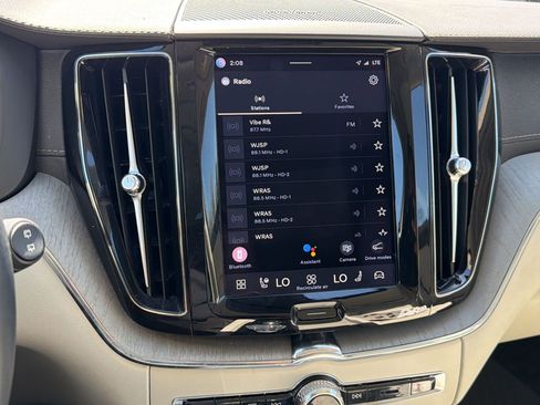 Used 2023 Volvo XC60 B5 Ultimate image 23