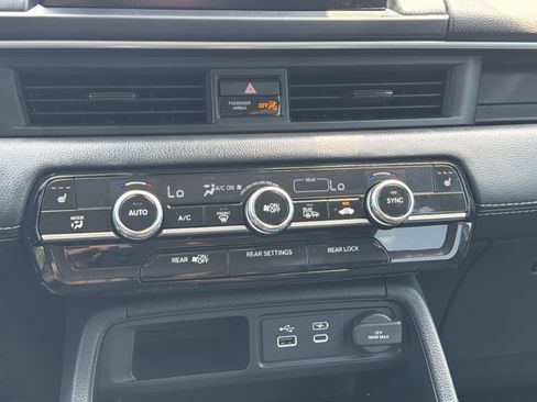 Certified 2025 Honda Pilot EX-L image 10