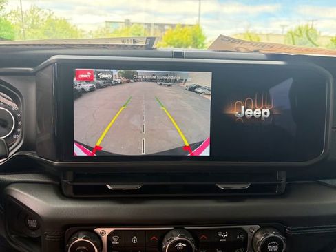 Used 2025 Jeep Wrangler Unlimited Rubicon image 22