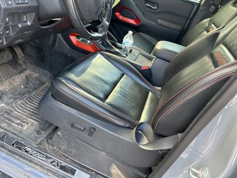 Used 2023 Nissan Frontier PRO-4X w/ Pro-4X Premium Package image 17