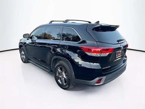 Used 2017 Toyota Highlander Limited Platinum image 5