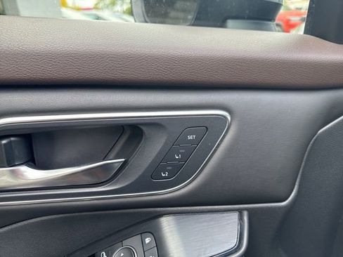 Used 2021 Nissan Rogue Platinum image 8