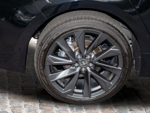 Used 2025 Toyota Corolla SE w/ SE Premium Package image 41