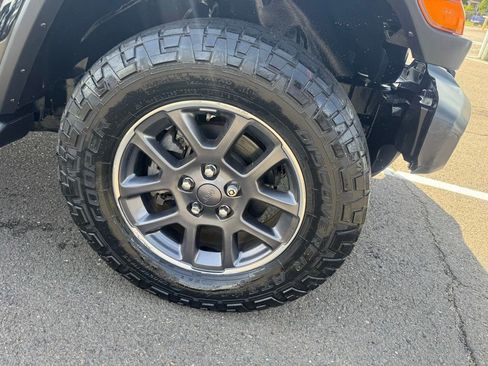 Used 2020 Jeep Gladiator Overland AWD/4WD image 22