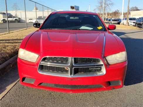 Used 2012 Dodge Charger SE image 2