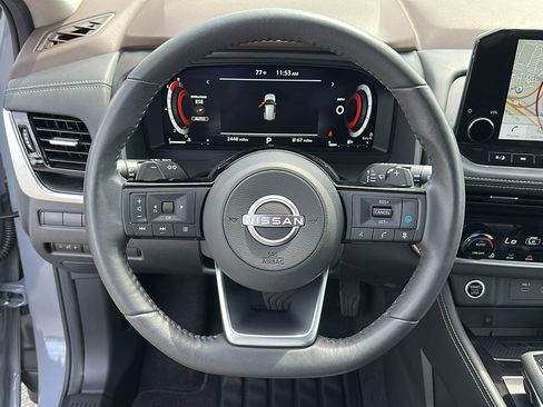 Used 2022 Nissan Rogue Platinum w/ Head-Up Display Package image 15